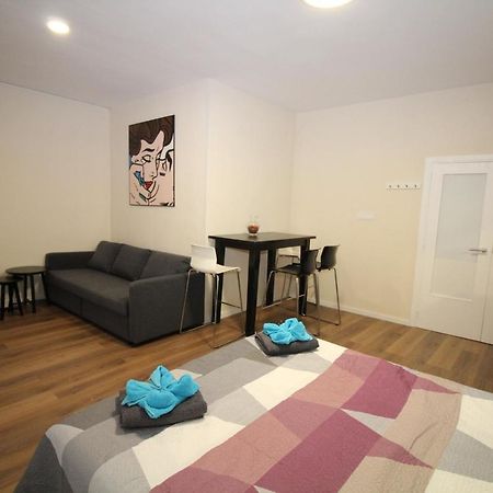 Urgel Habitaciones Barcelona Exterior photo