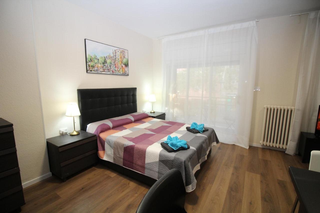 Urgel Habitaciones Barcelona Exterior photo