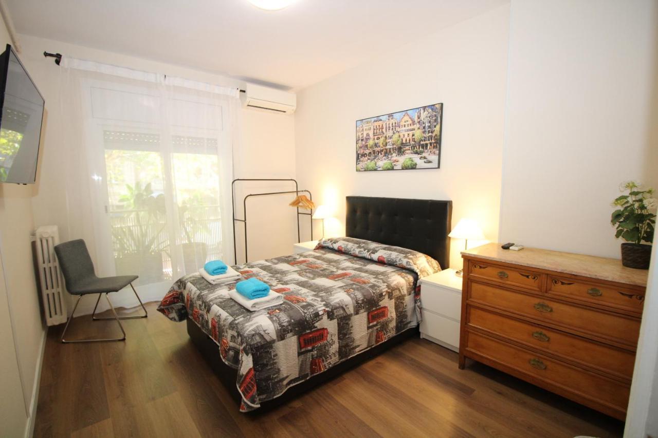 Urgel Habitaciones Barcelona Exterior photo
