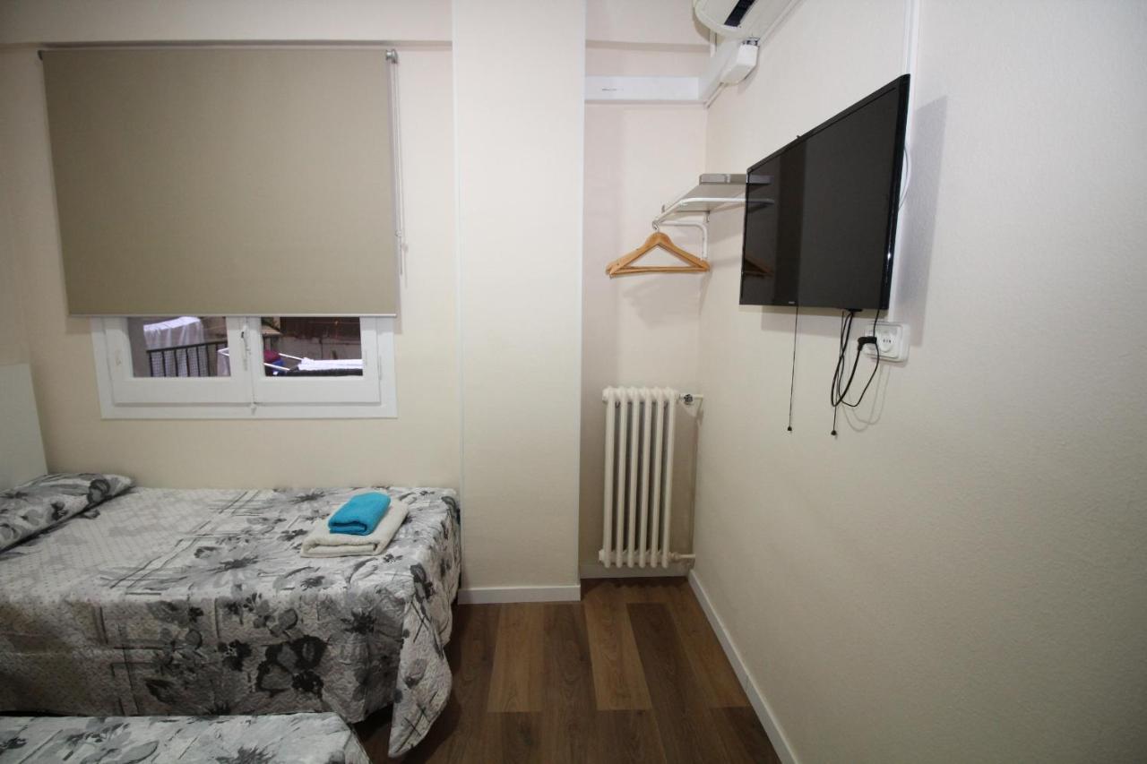 Urgel Habitaciones Barcelona Exterior photo