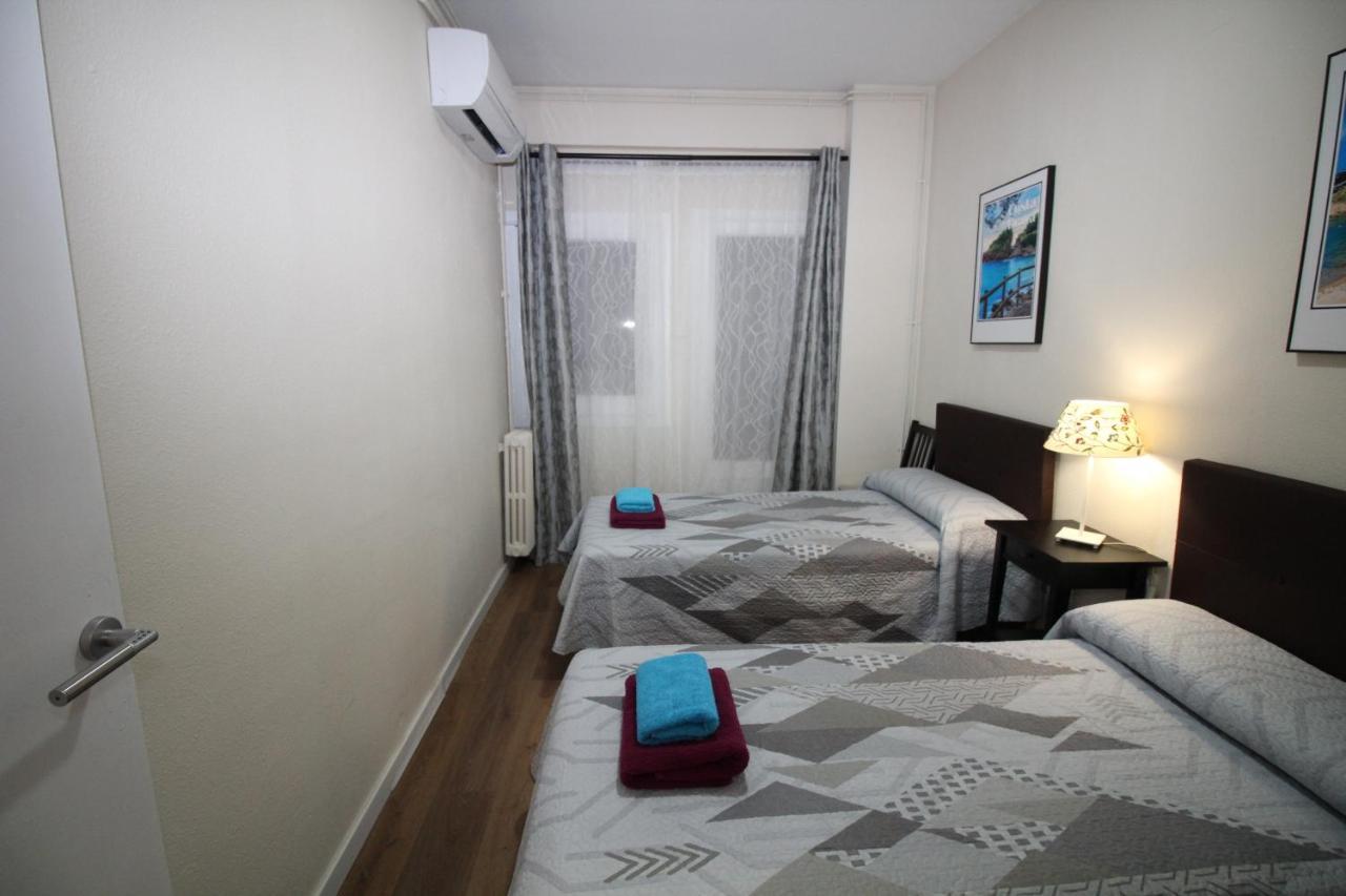 Urgel Habitaciones Barcelona Exterior photo